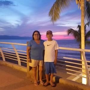 Meet your Posher, Desirie